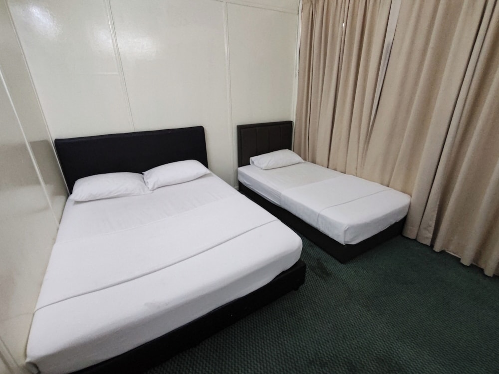 Triple Room, Shared Bathroom