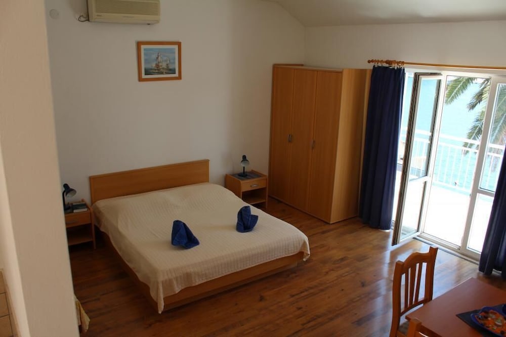 Studio (Standard Studio Apartment)