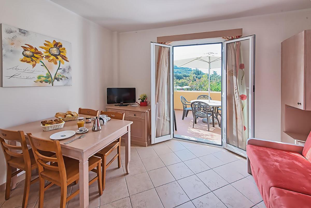 One-Bedroom Apartment with Terrace