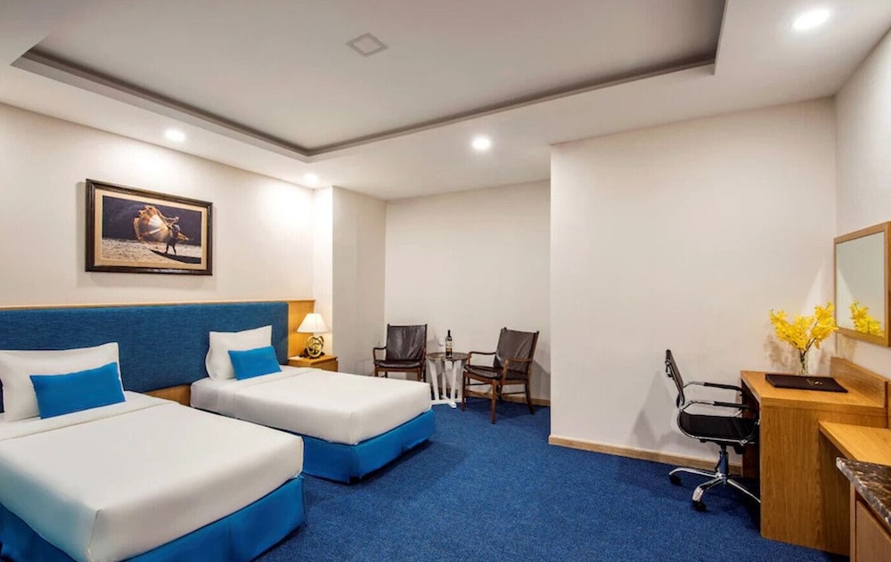 Standard Single Room, 2 Twin Beds, Private Bathroom