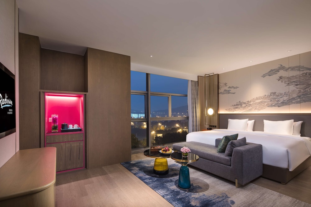 Executive Room (Business Lounge Access)