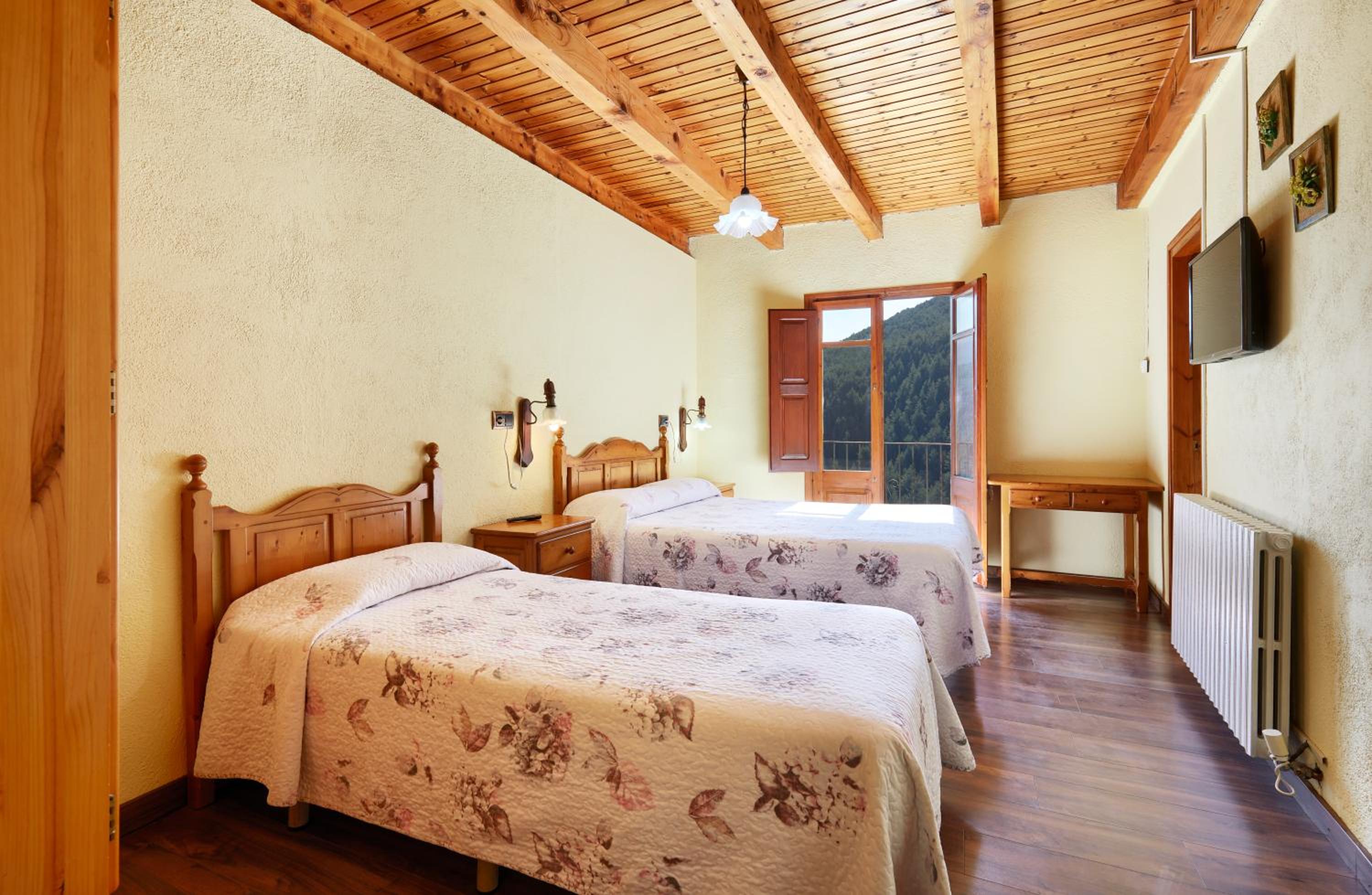 Triple Room with Mountain View