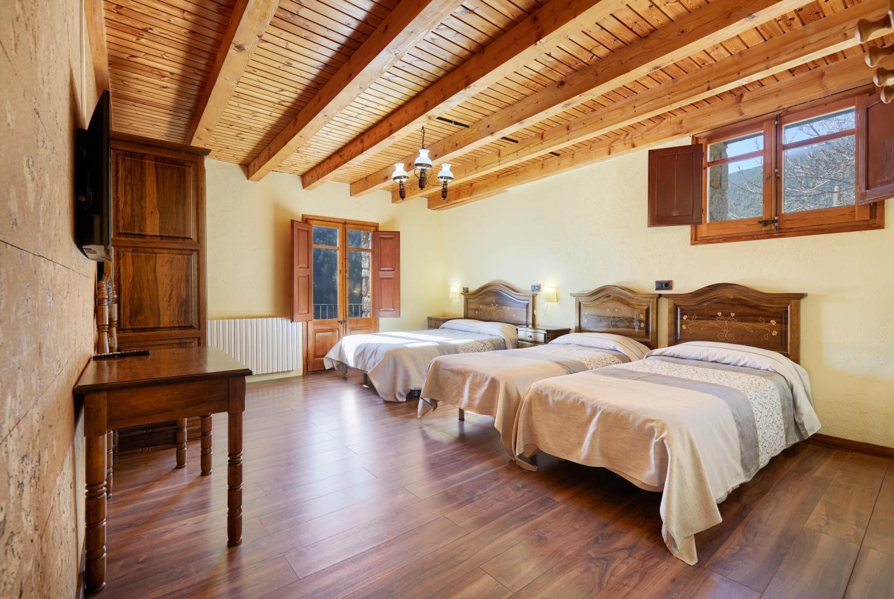 Quadruple Room with Mountain View