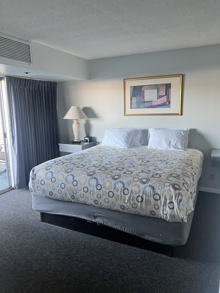 Deluxe Suite, 1 King Bed