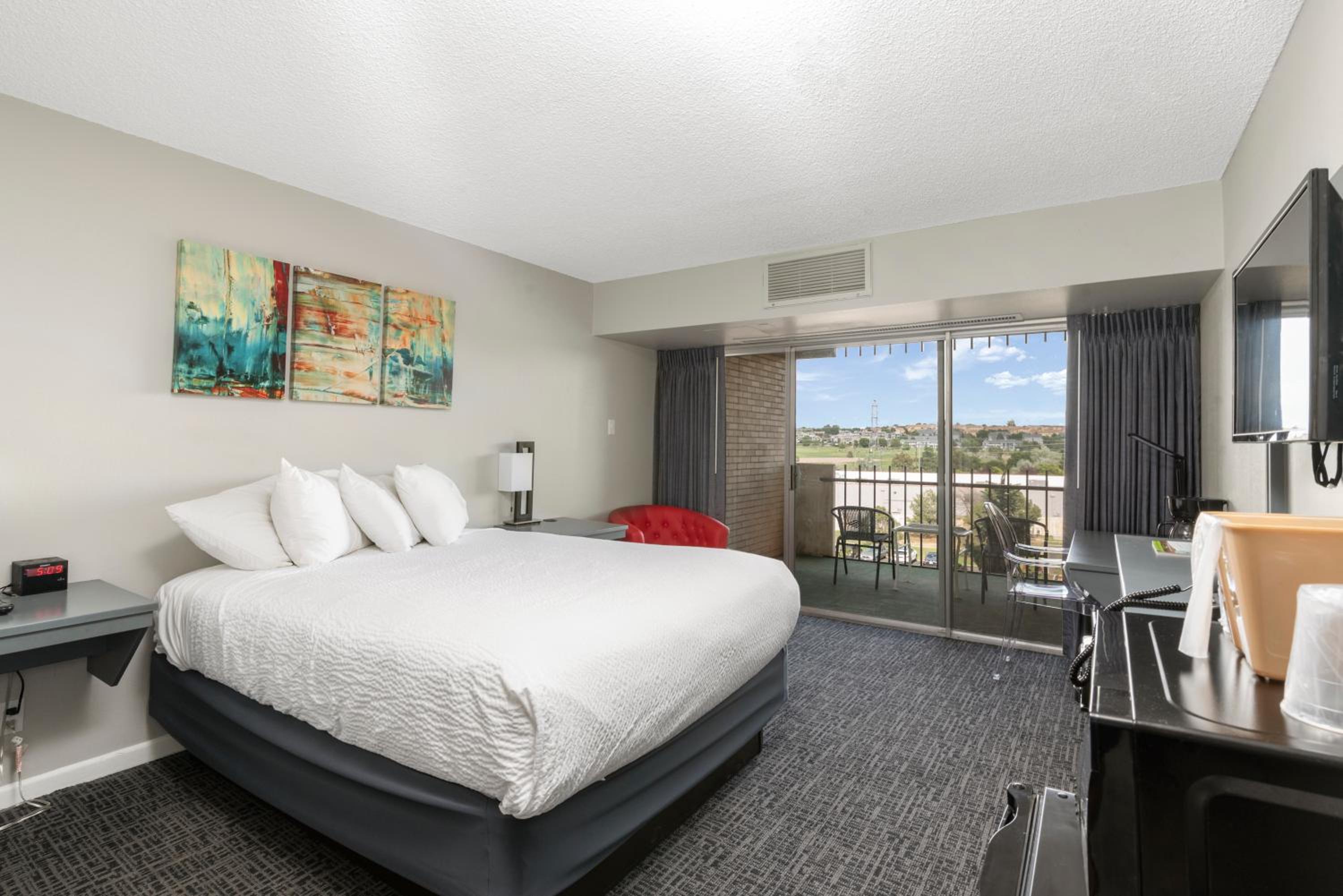 Deluxe Queen Room