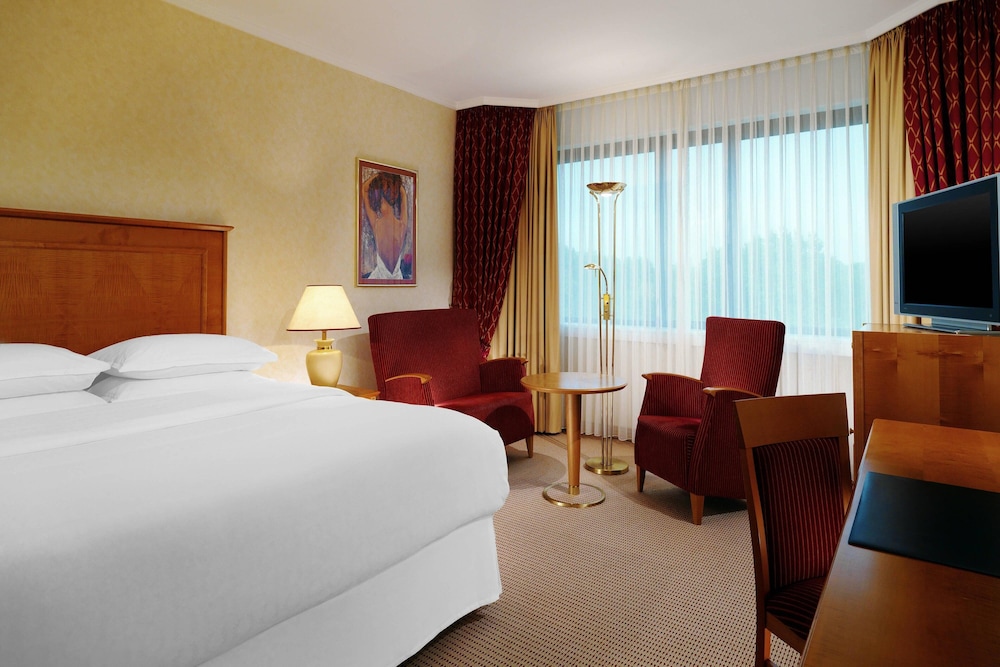 Club Floor, Club Room, 1 Queen Bed
