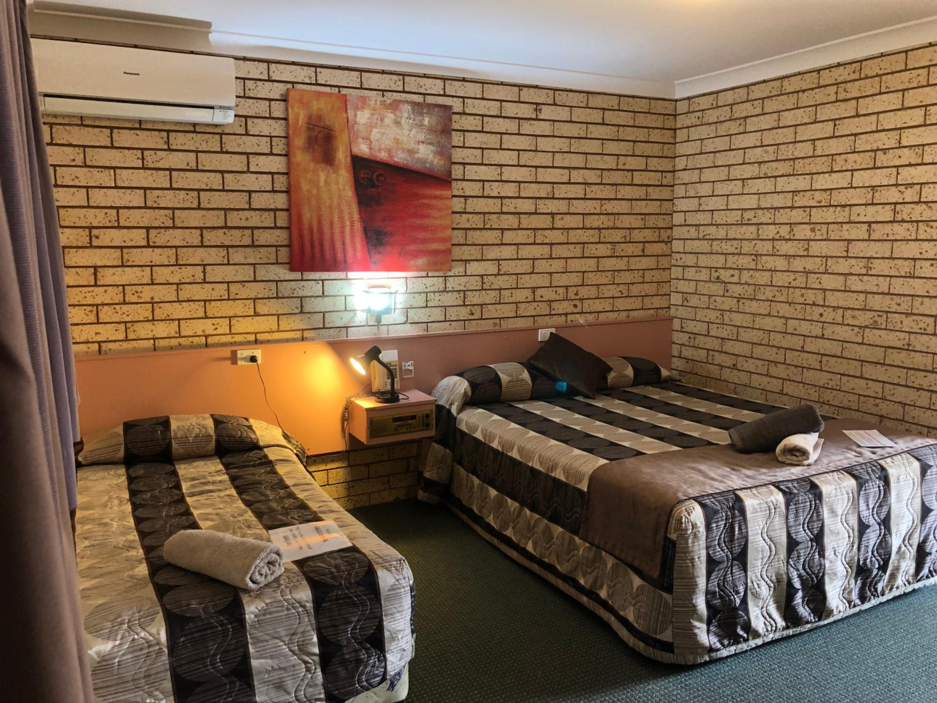 Standard Twin Room