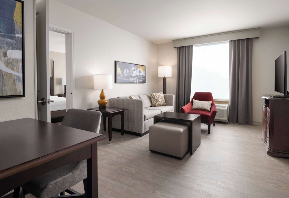 Suite, Accessible, Bathtub