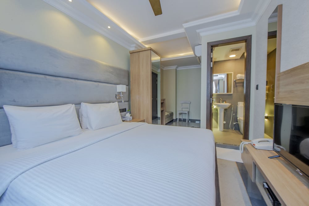Standard Double Room, Non Smoking, City View