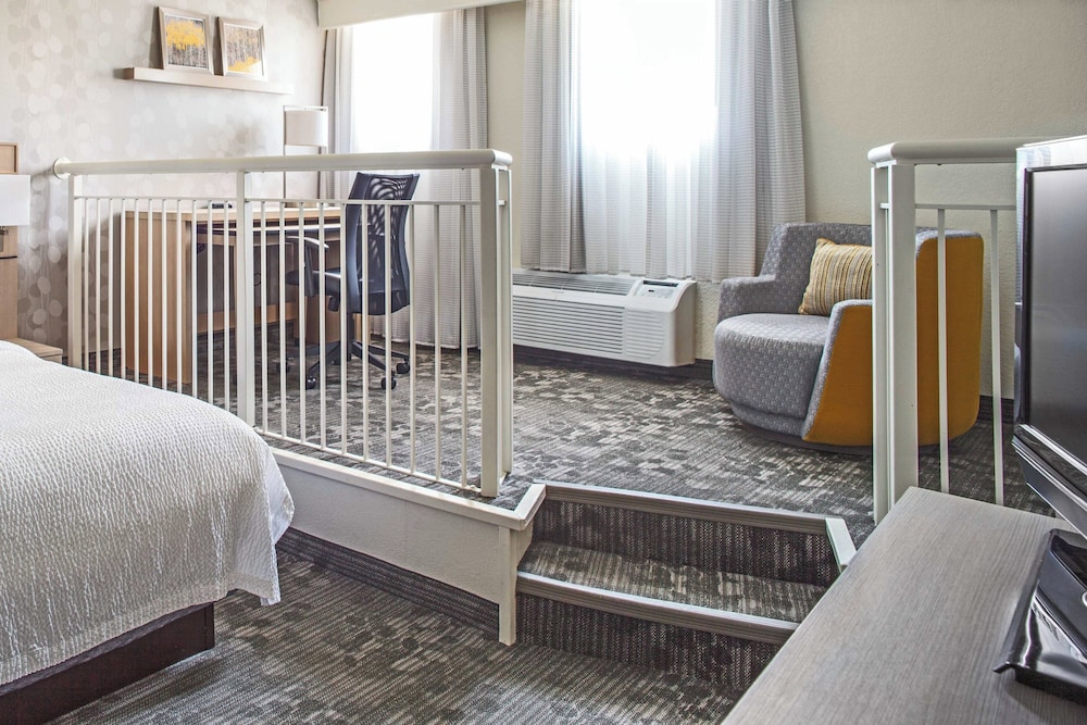 Deluxe Room, 1 Queen Bed