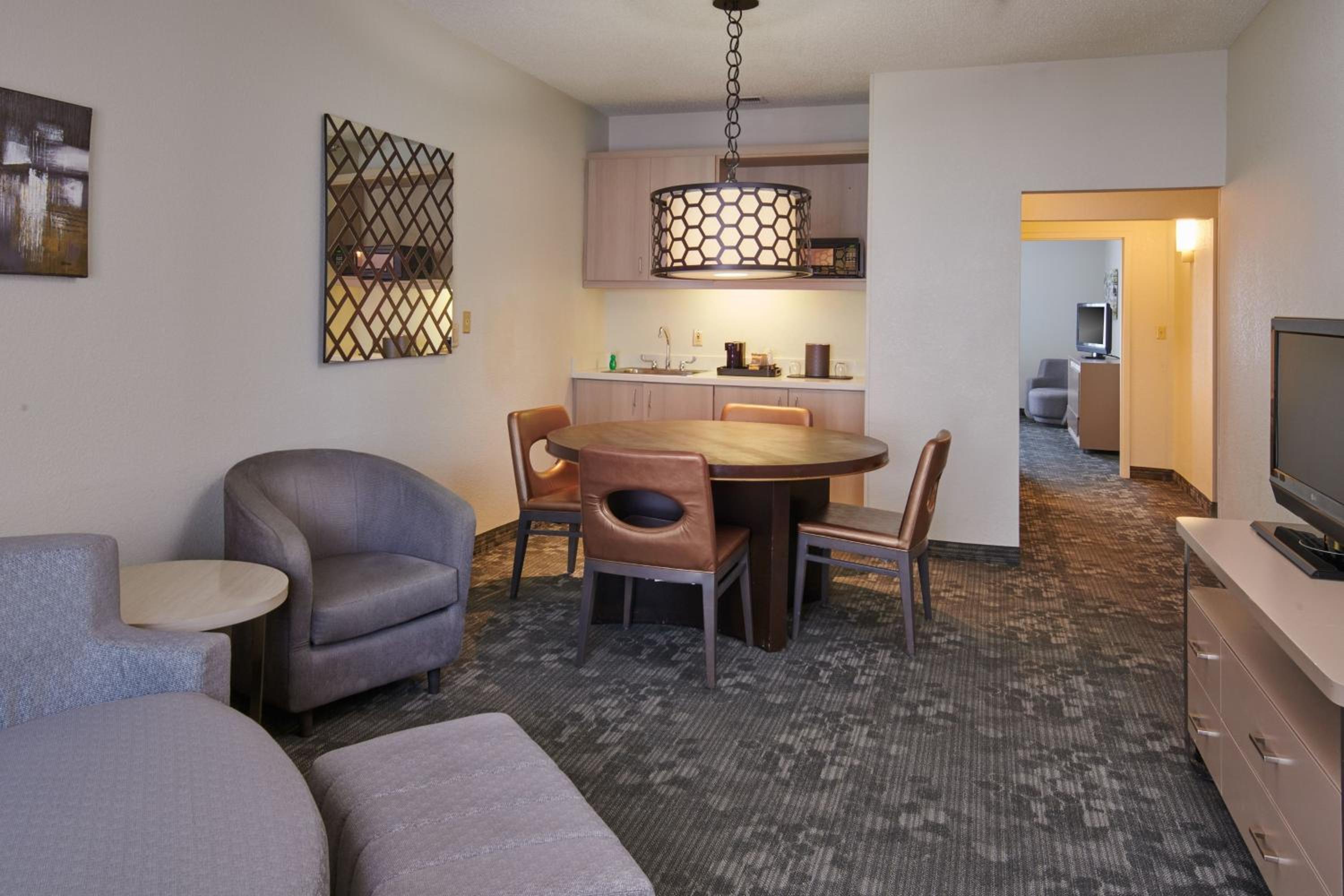 One-Bedroom King Suite