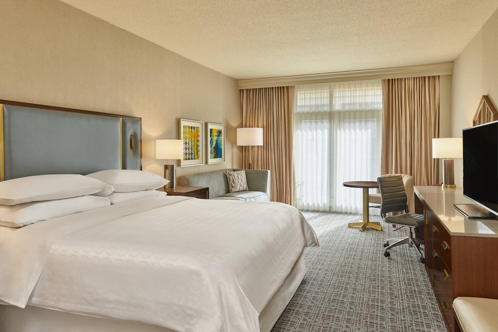 Deluxe Room, 1 King Bed (Balcony)