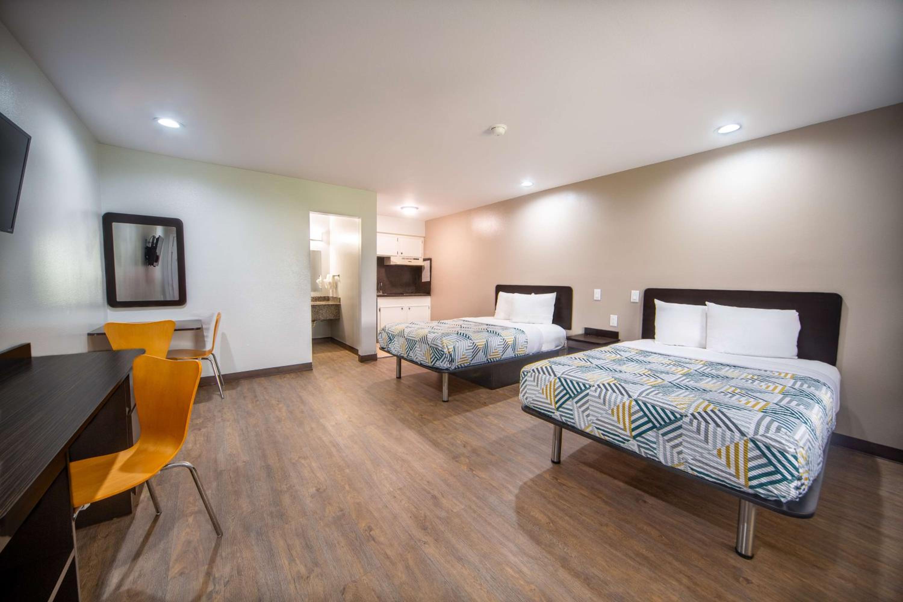 2 Full Beds - Smoking, Micfridge