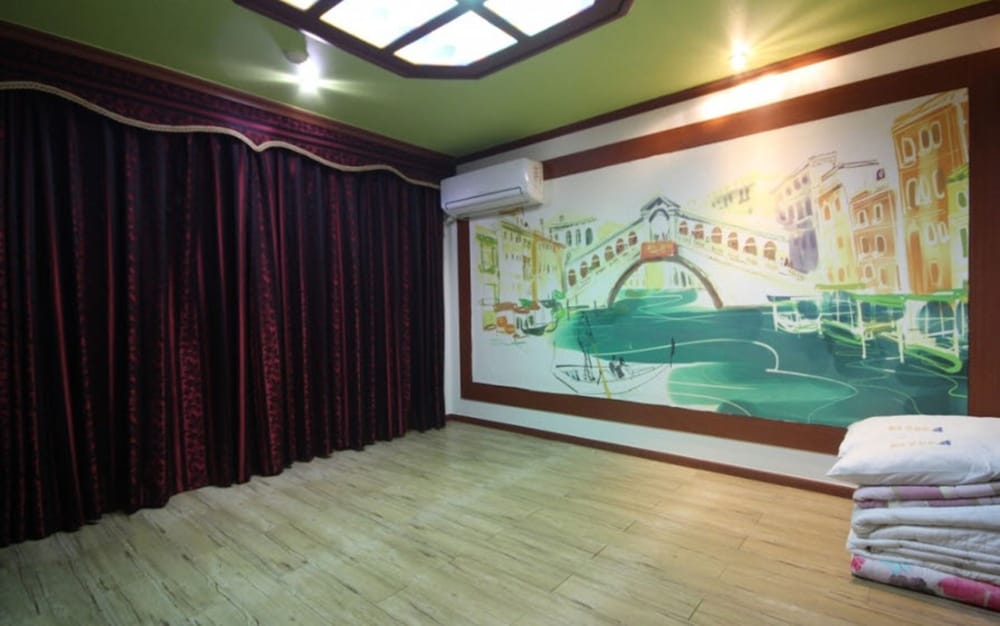 Ondol Room