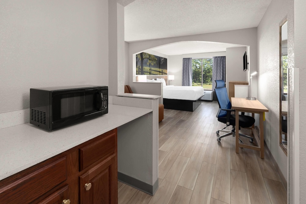 Deluxe Room, 1 King Bed, Non Smoking