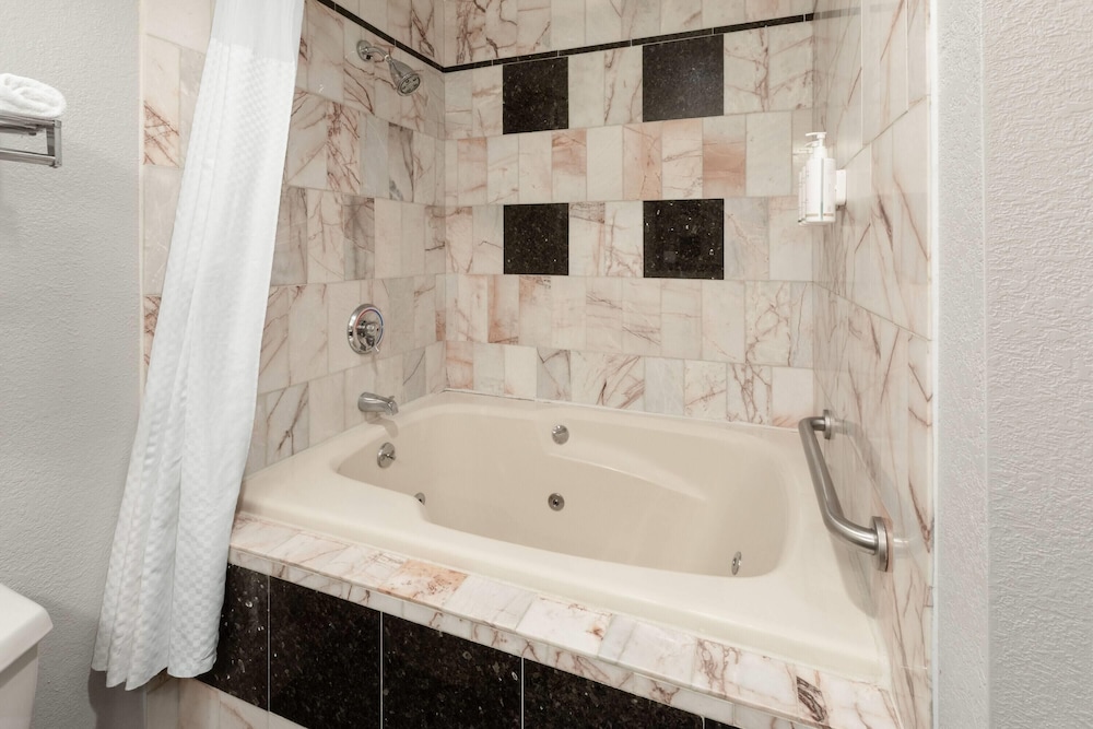Studio Suite, 1 King Bed, Non Smoking