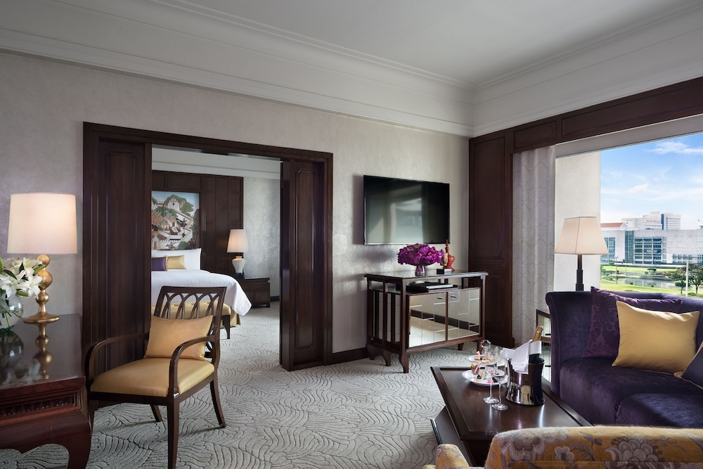 One Bedroom Suite, Lounge Access