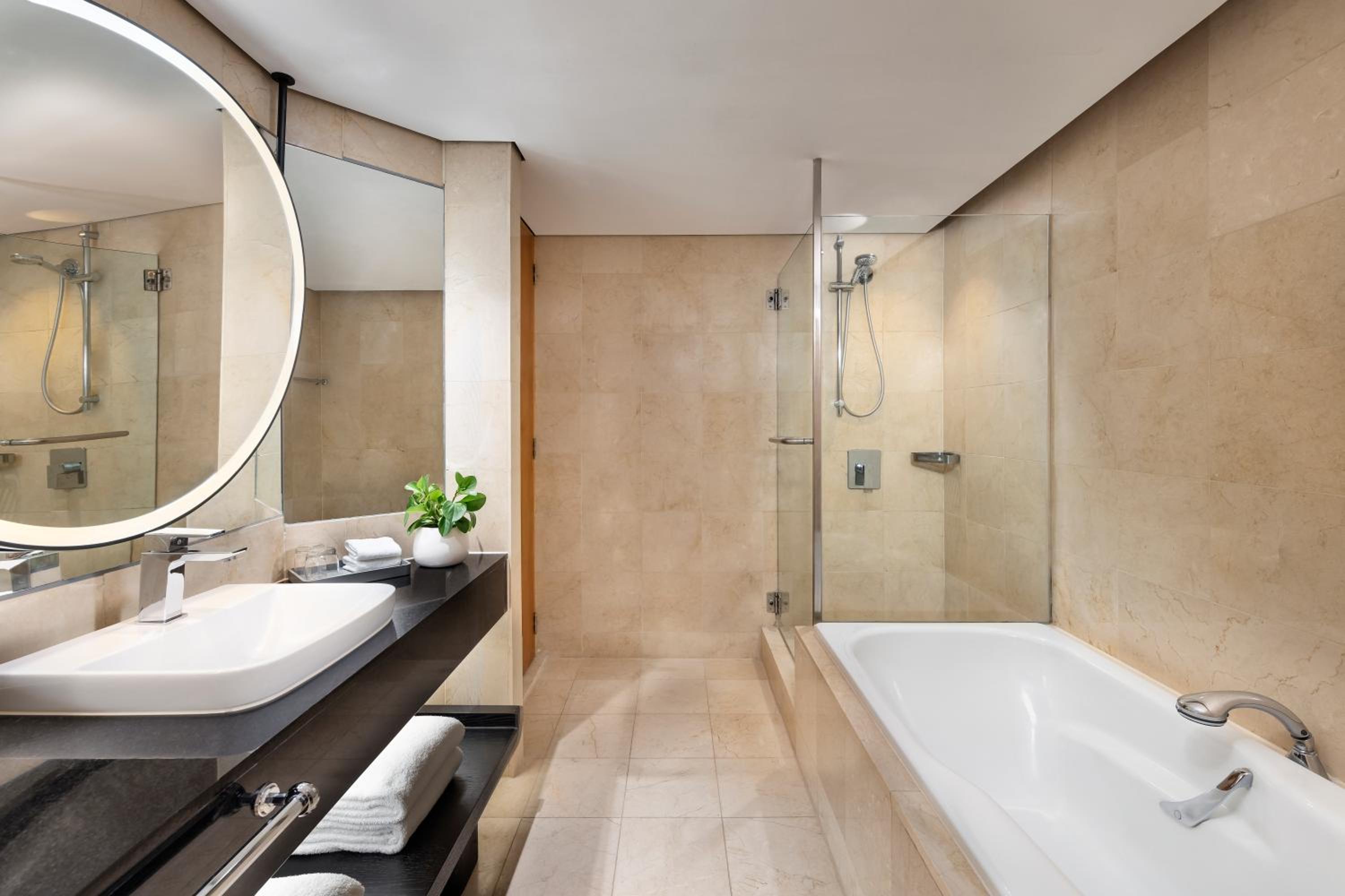 One-Bedroom Executive King Suite with Sky Tower View