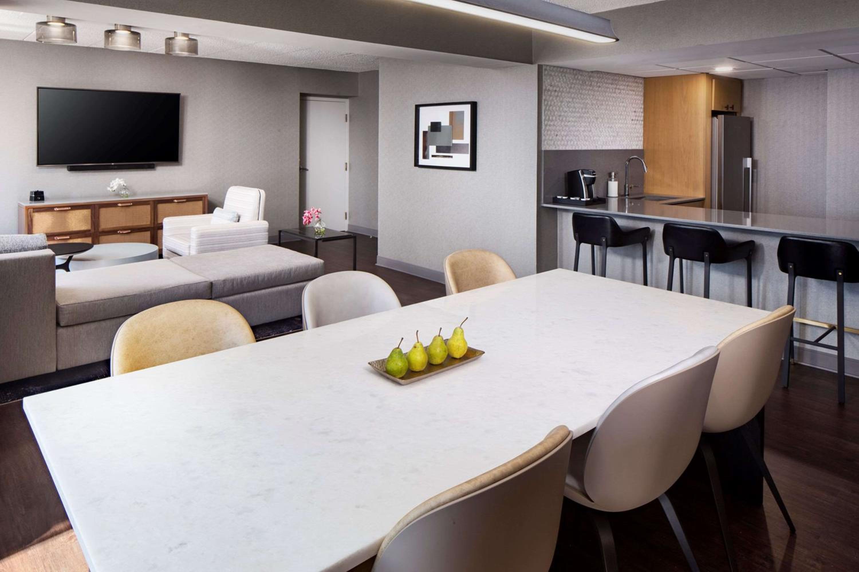 One-Bedroom Suite with Two Queen Beds
