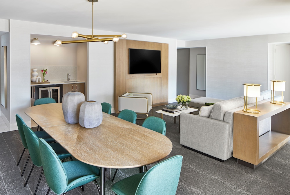Premium Suite