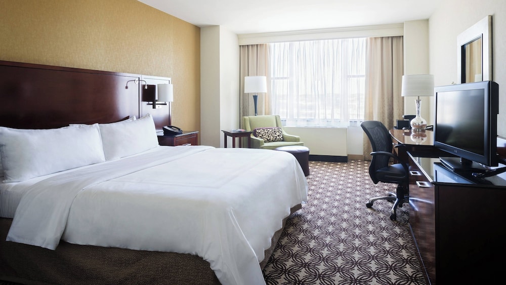 Executive Room, 1 King Bed, City View