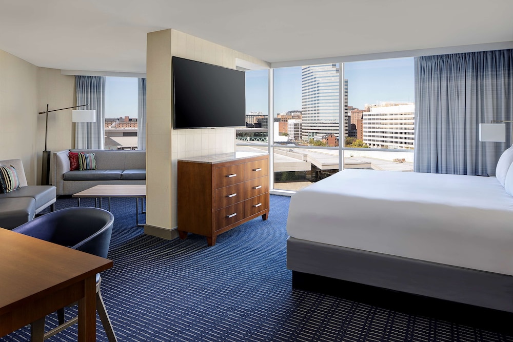 Deluxe Studio Suite, 1 King Bed