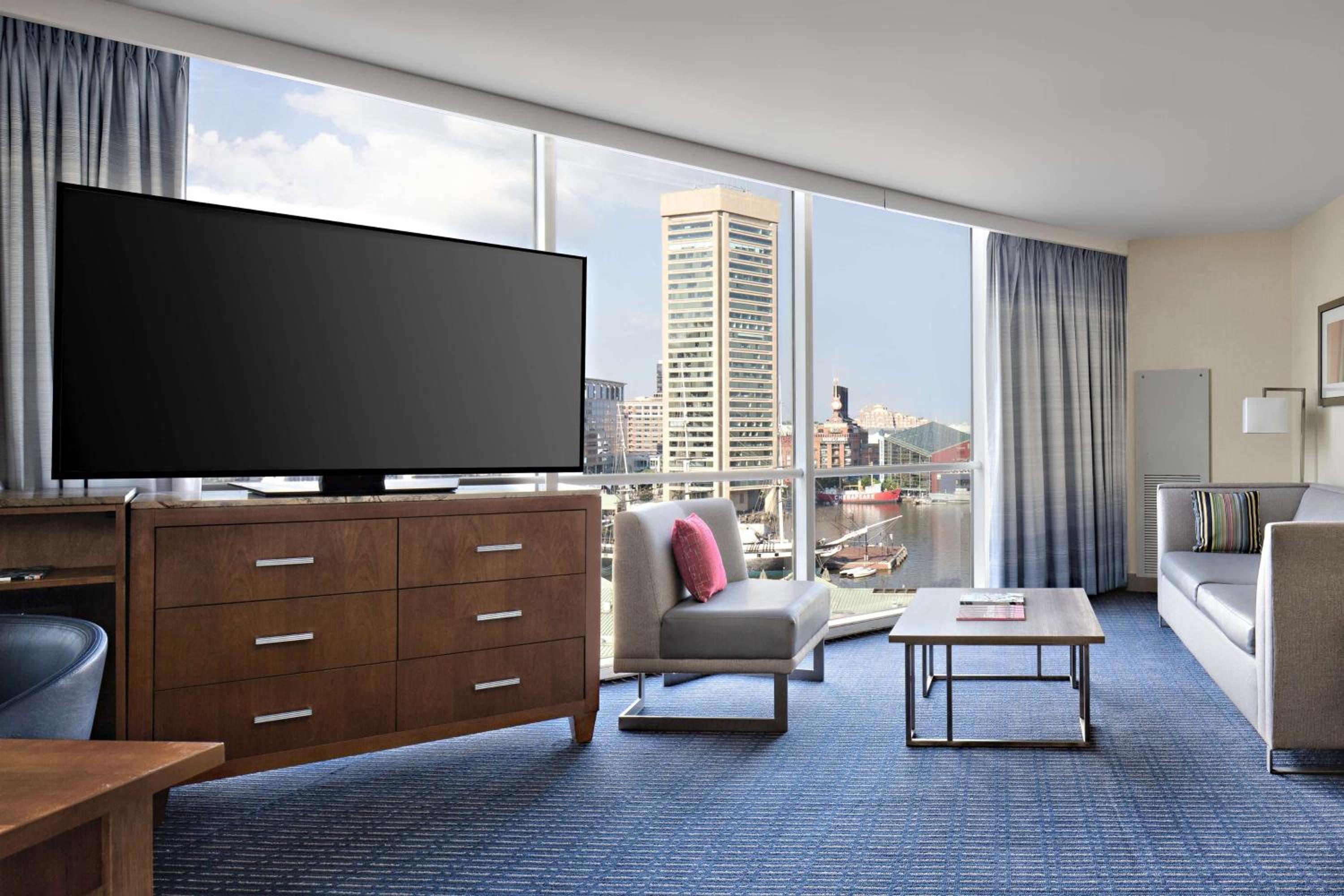 Superior King Suite With Harbour View 
