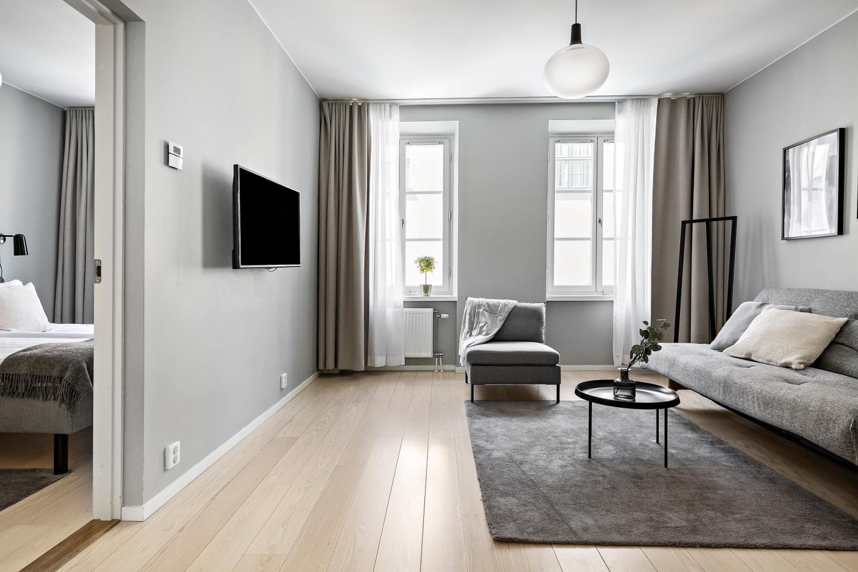 One-Bedroom Apartment