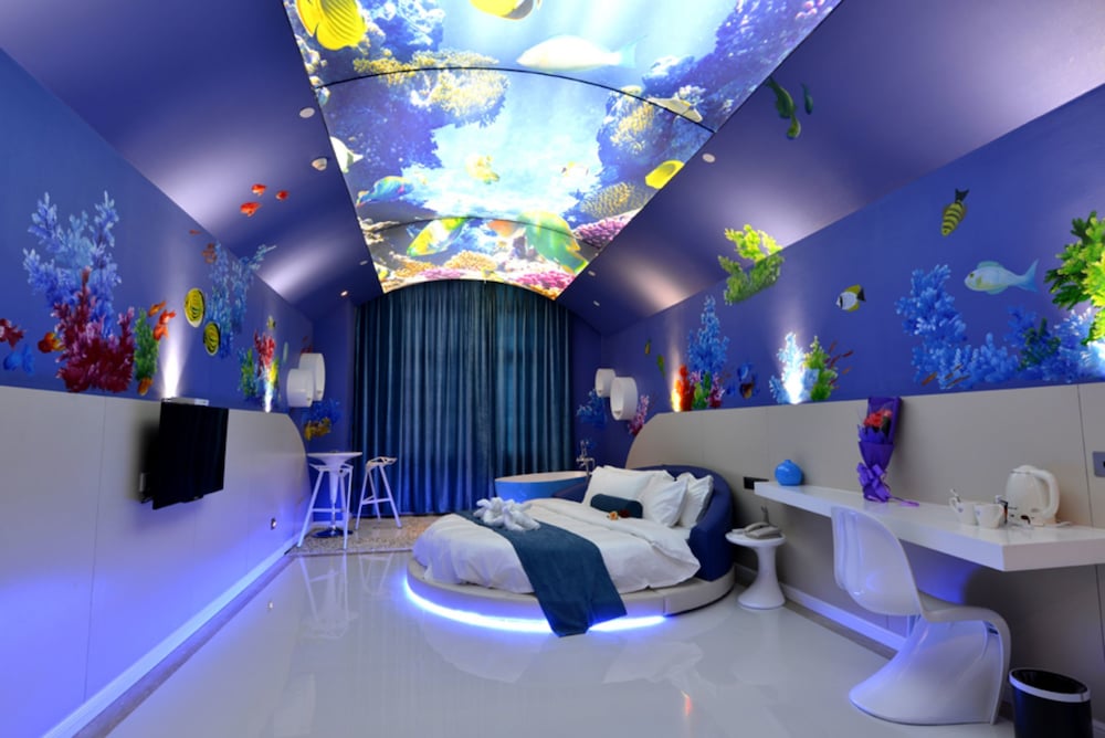 Luxury Double Room with Round Bed