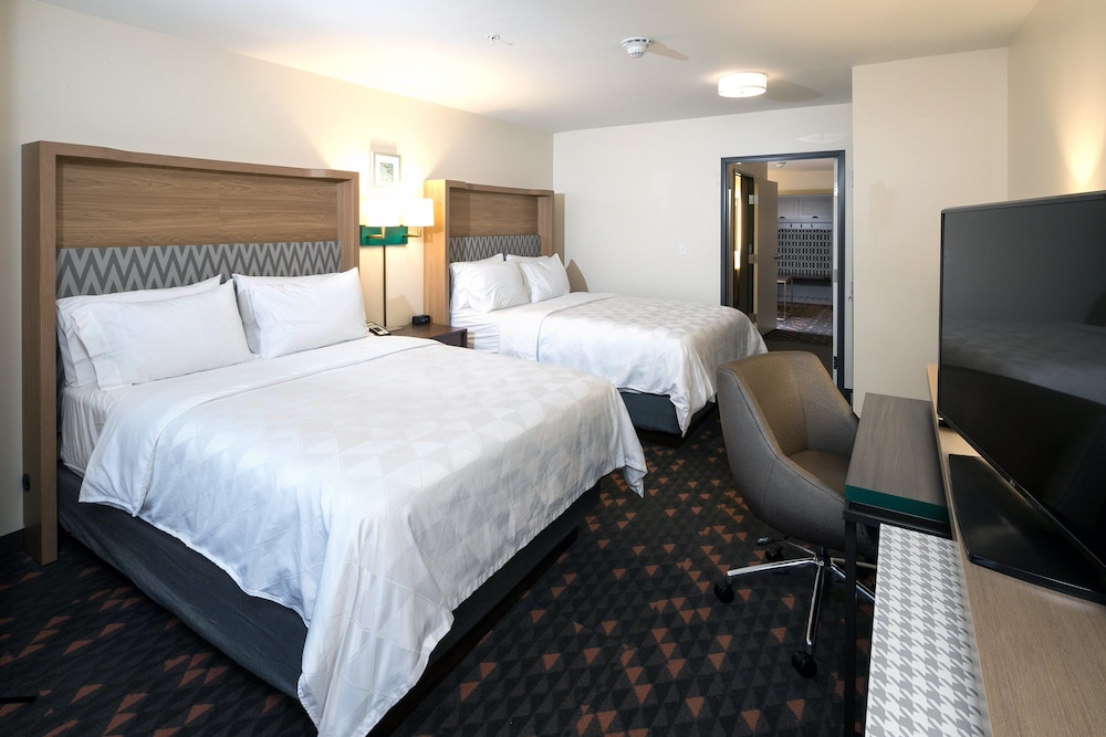 Suite, 1 Bedroom (Living Area)