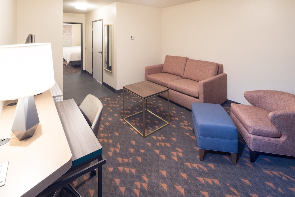 Suite, 1 Bedroom (Living Area)