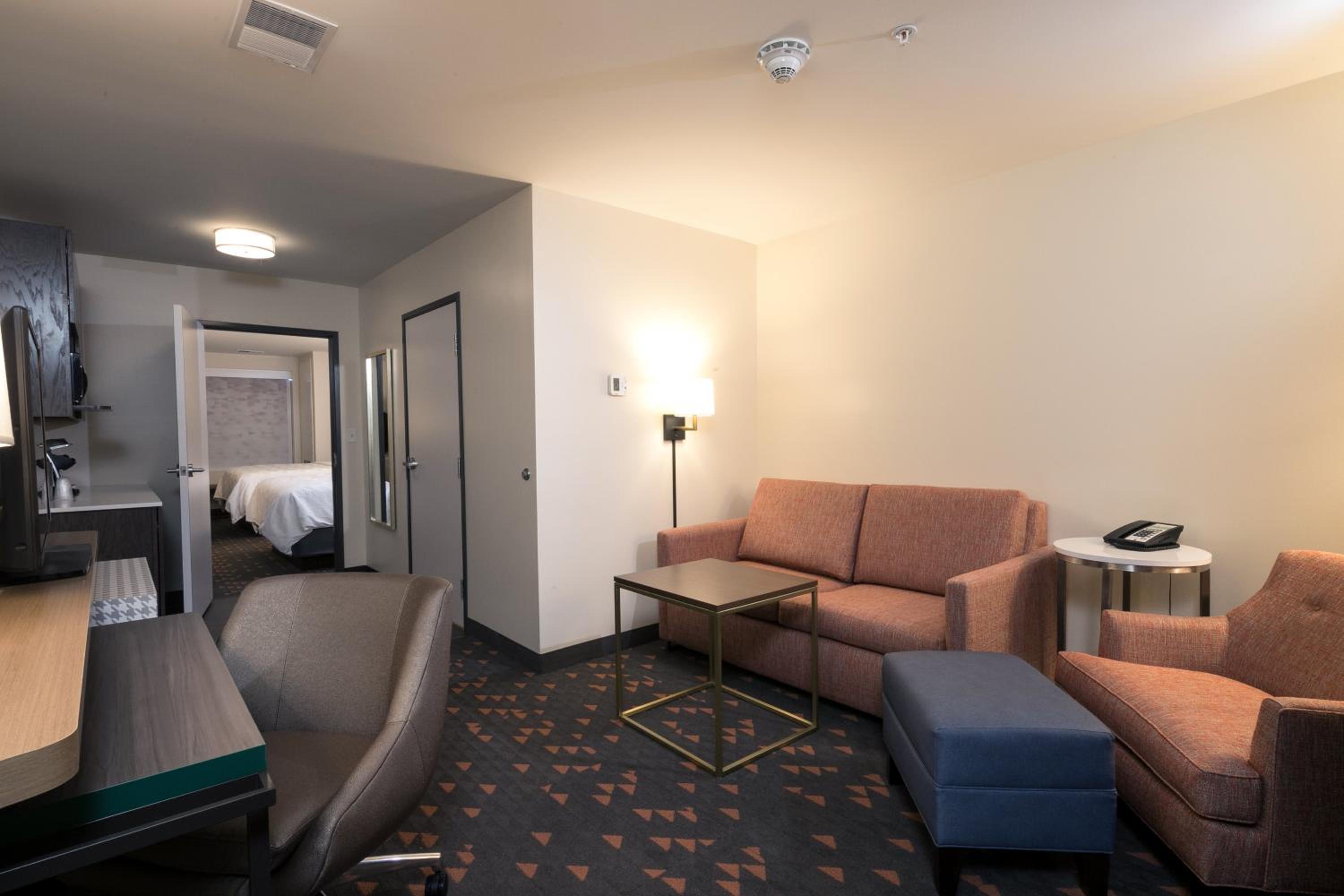 Suite with Two Beds - Non-Smoking