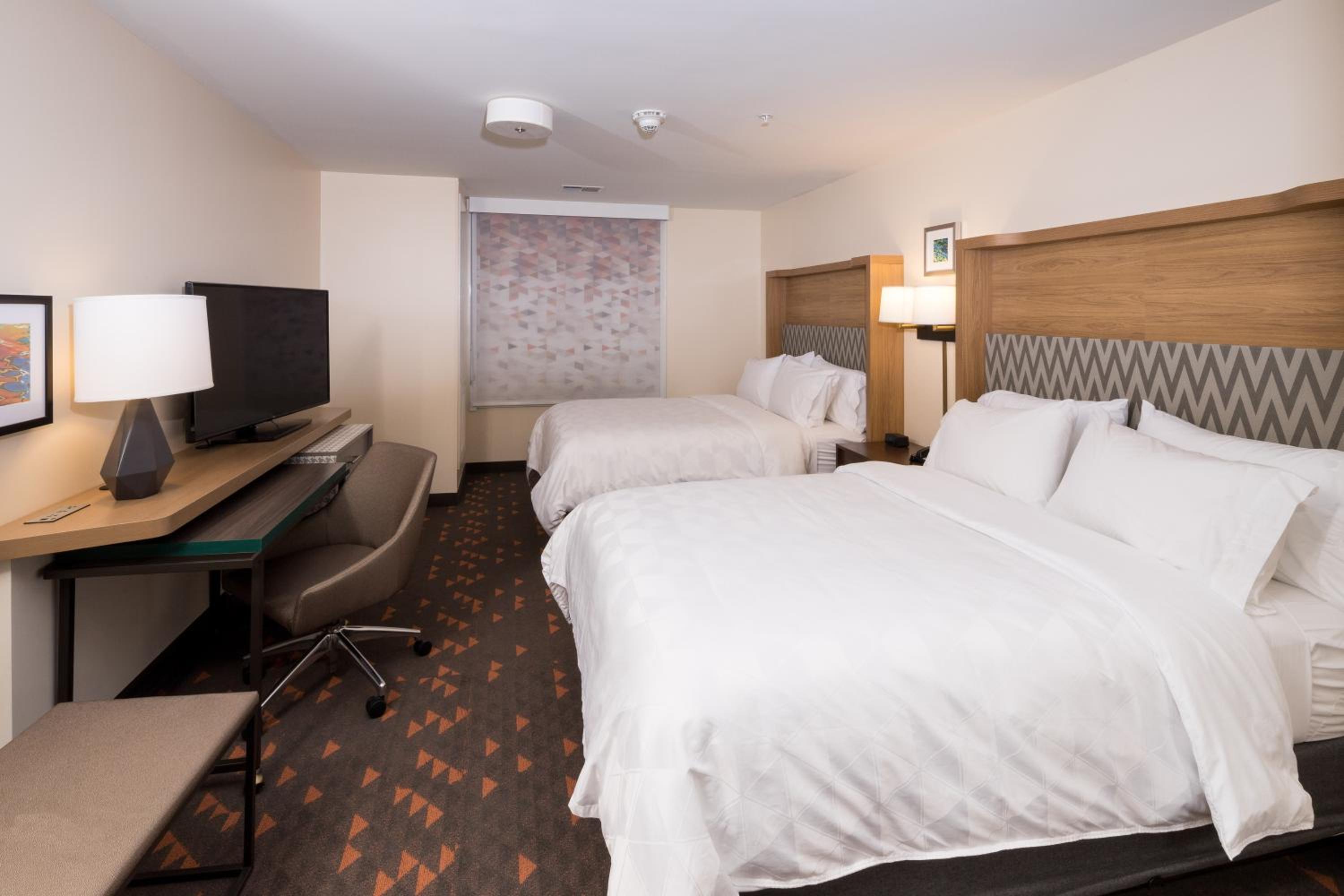 Standard Queen Room with Two Queen Beds - Communications Accessible