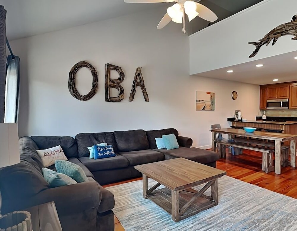 Condo, Multiple Beds, Balcony (#6E - No Pets)