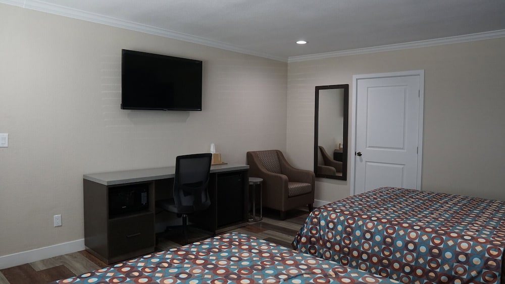 Standard Room, 2 Queen Beds, Non Smoking