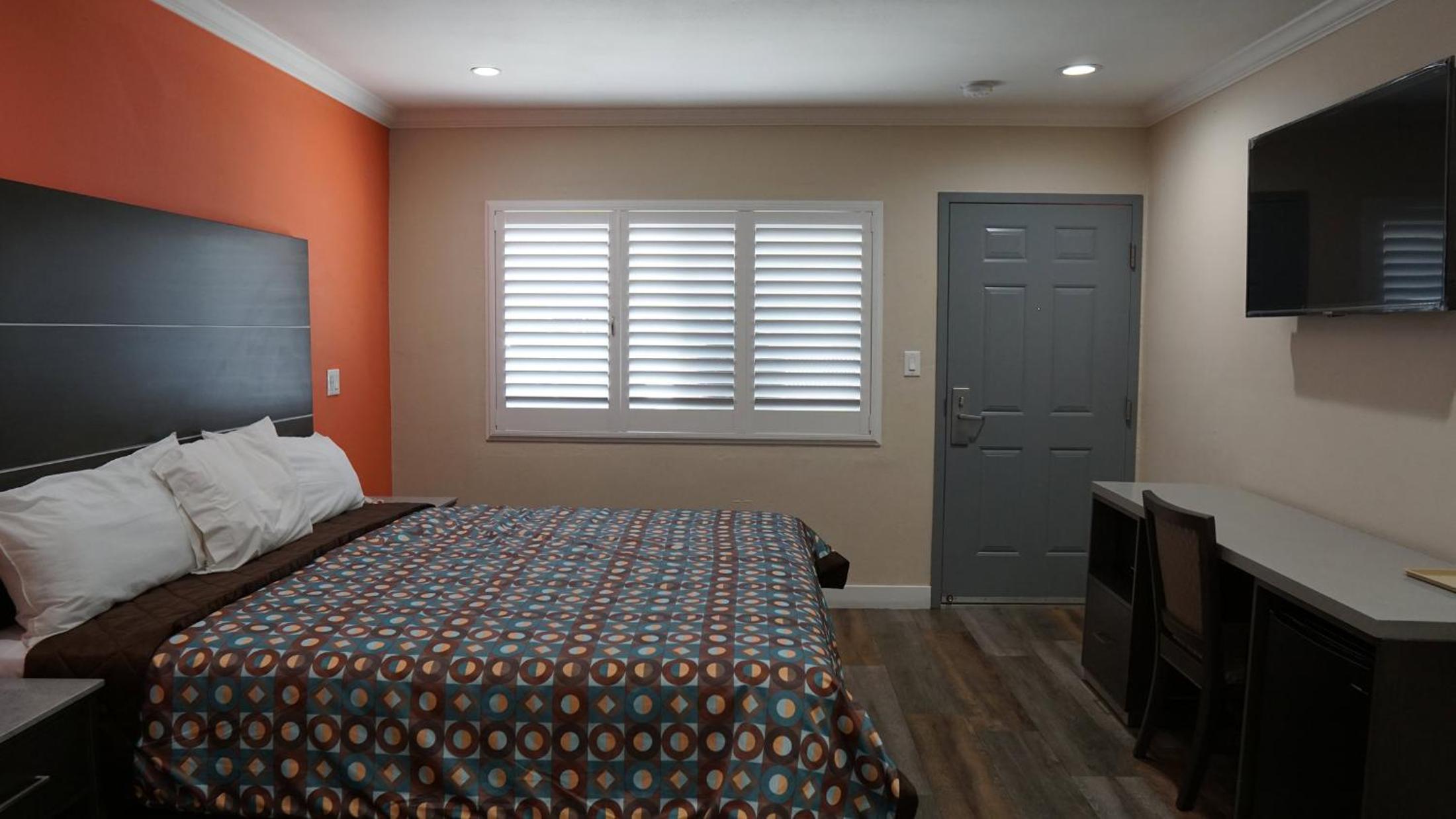 Standard King Room