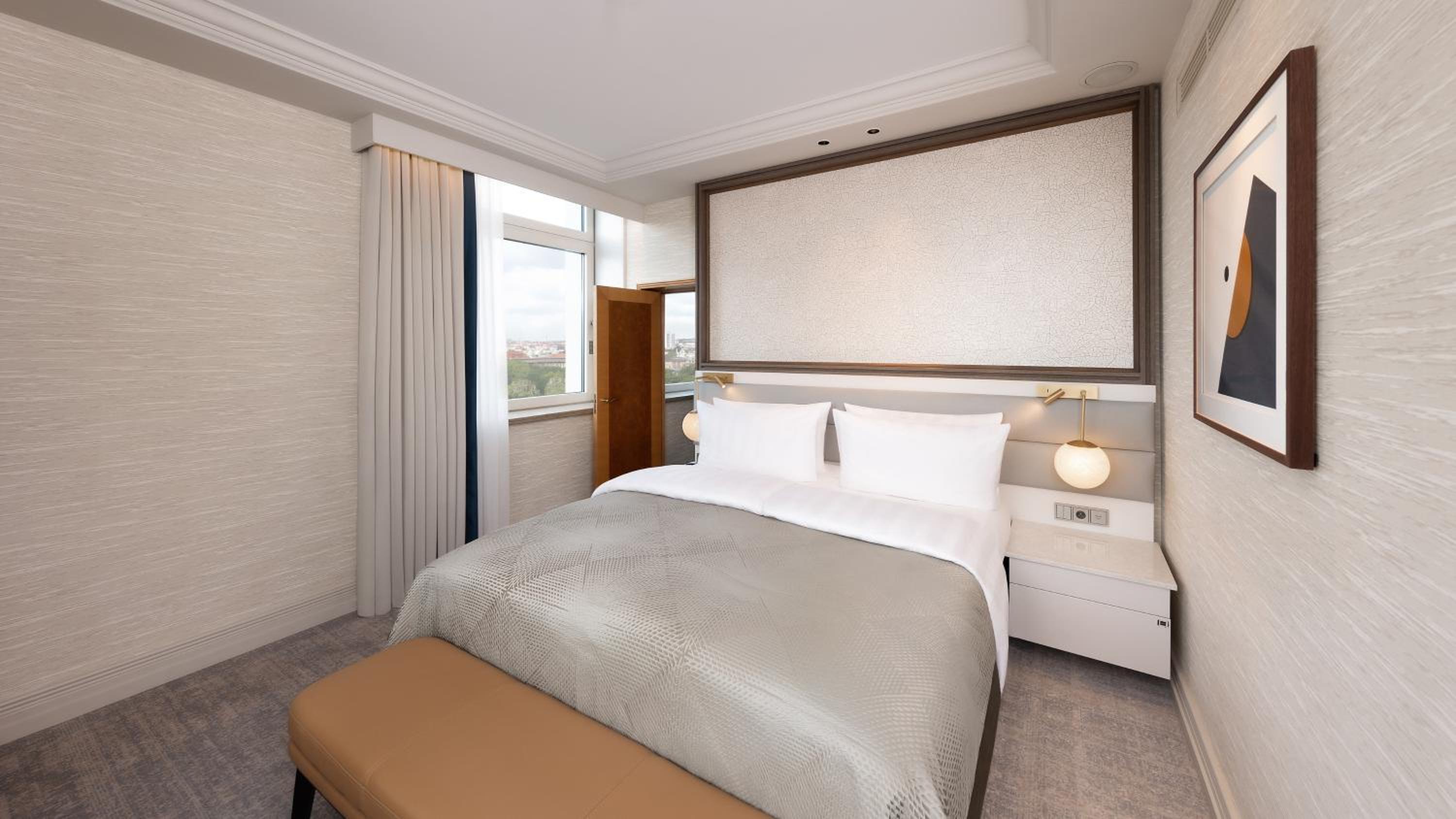Junior King Suite