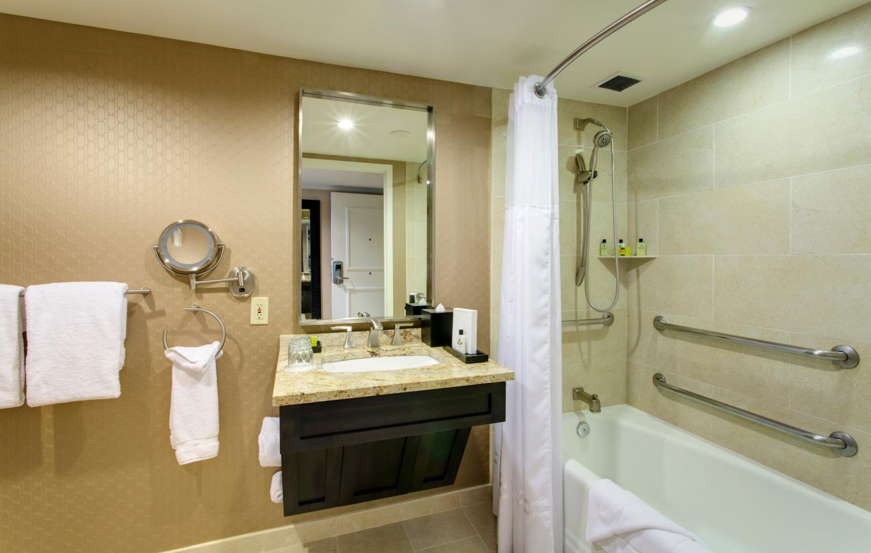 Classic Queen Room with Two Queen Beds and Accessible Tub - Mobility Access