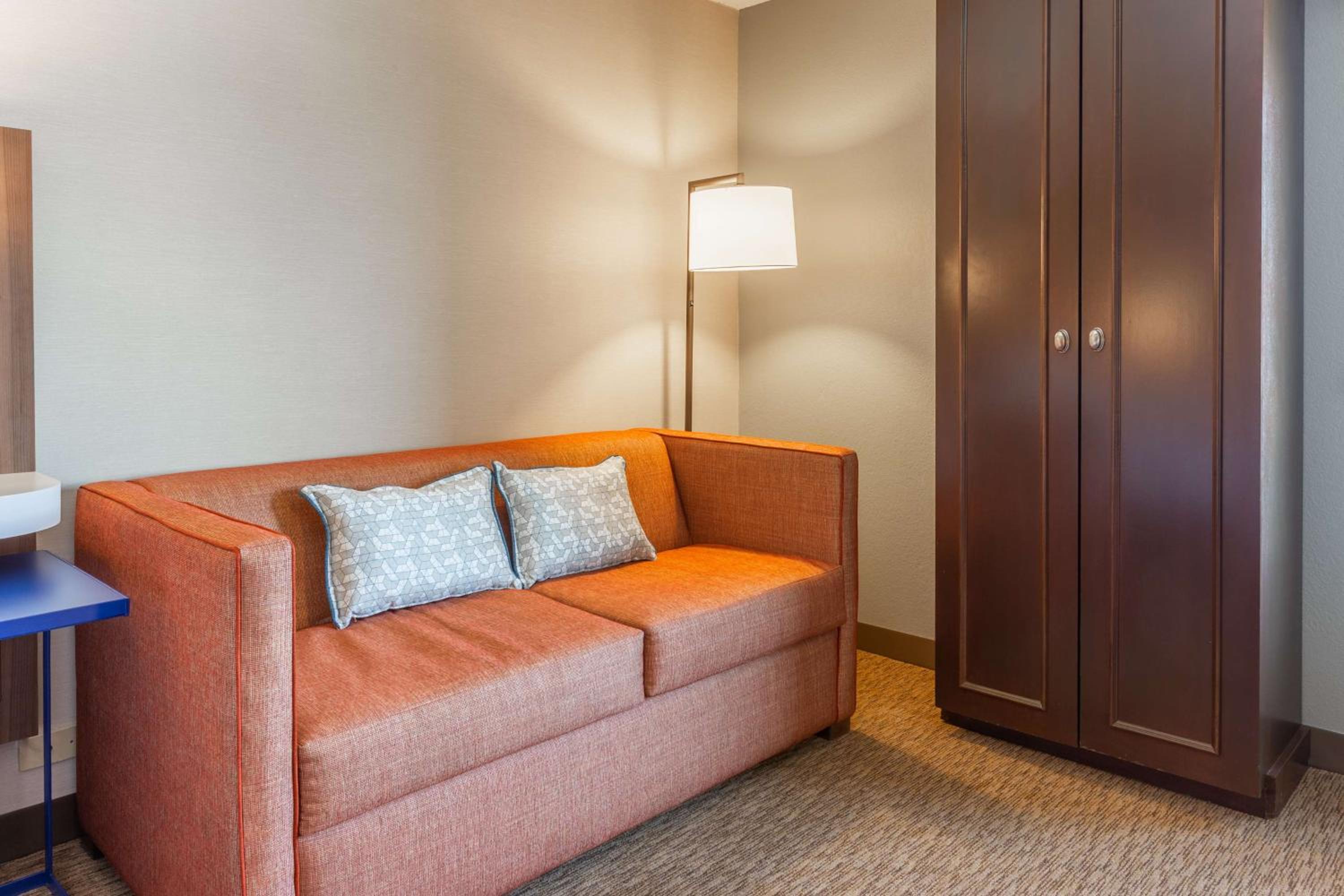 King Room with Sofa Bed and Study - Non-Smoking