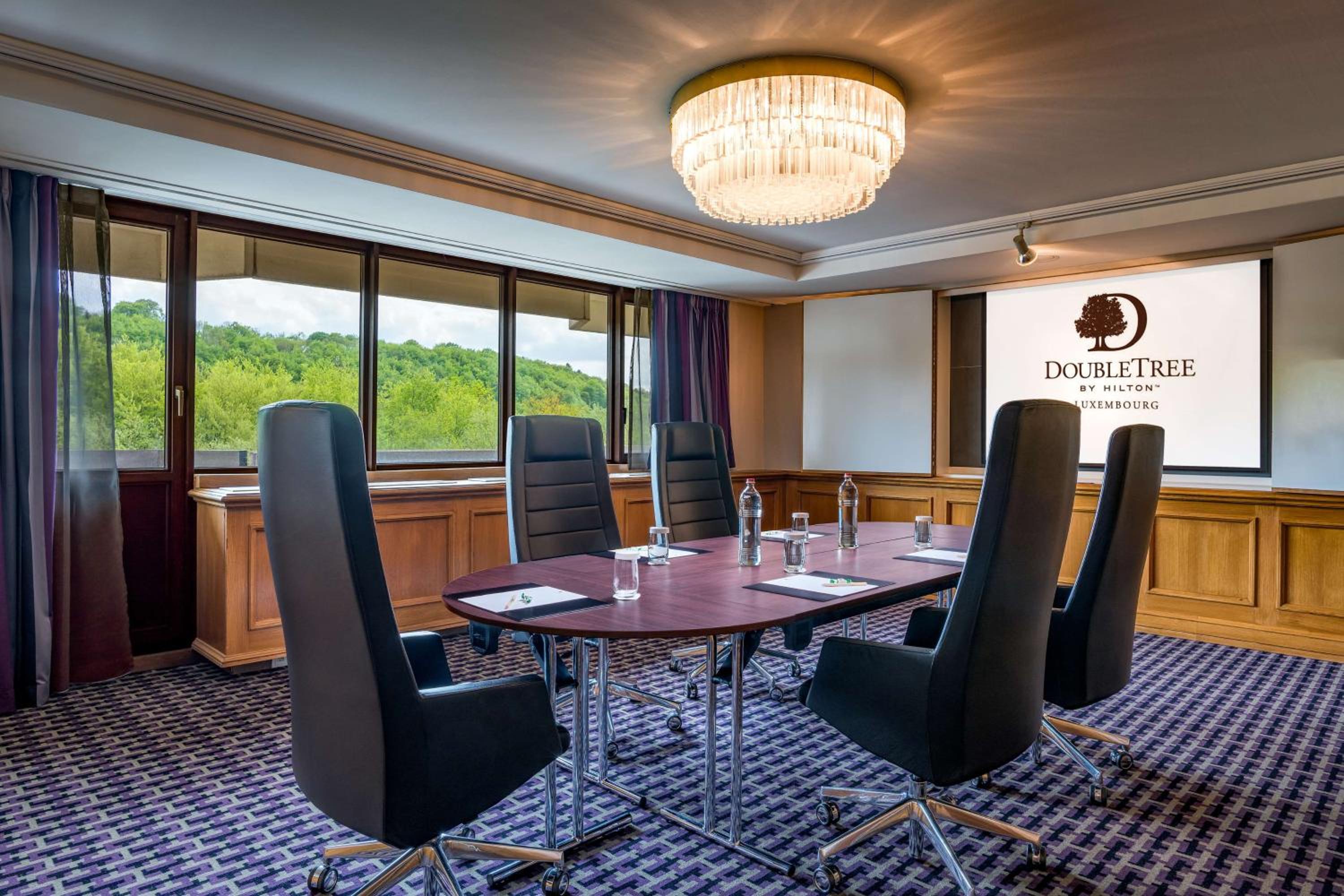 King Deluxe Room Coupled with Meeting Room