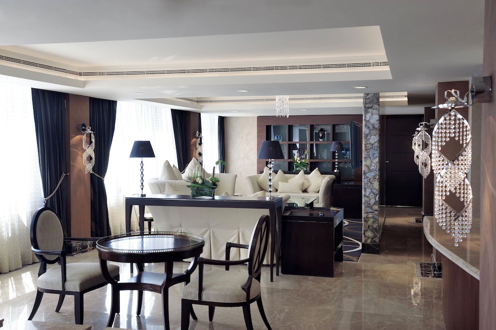 Royal Suite, 1 Twin Bed, Smoking (Royal)