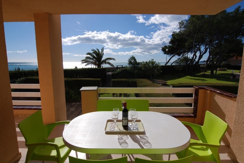 Apartment, 2 Bedrooms, Terrace, Beach View