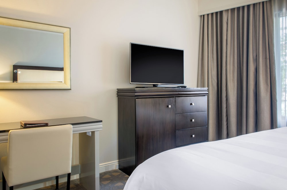 Deluxe Room, 1 King Bed