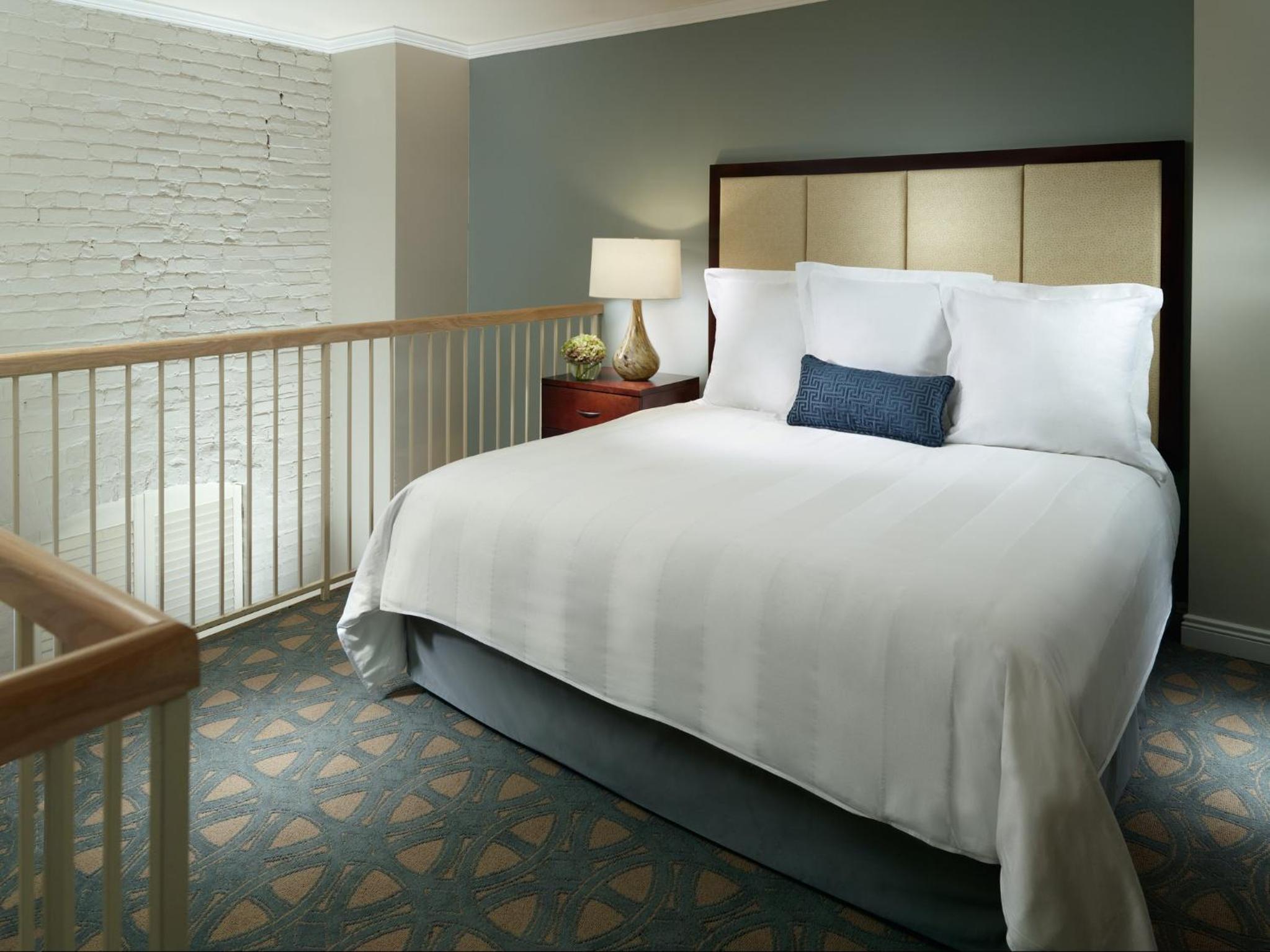 Executive Loft Room - 1 King Bed