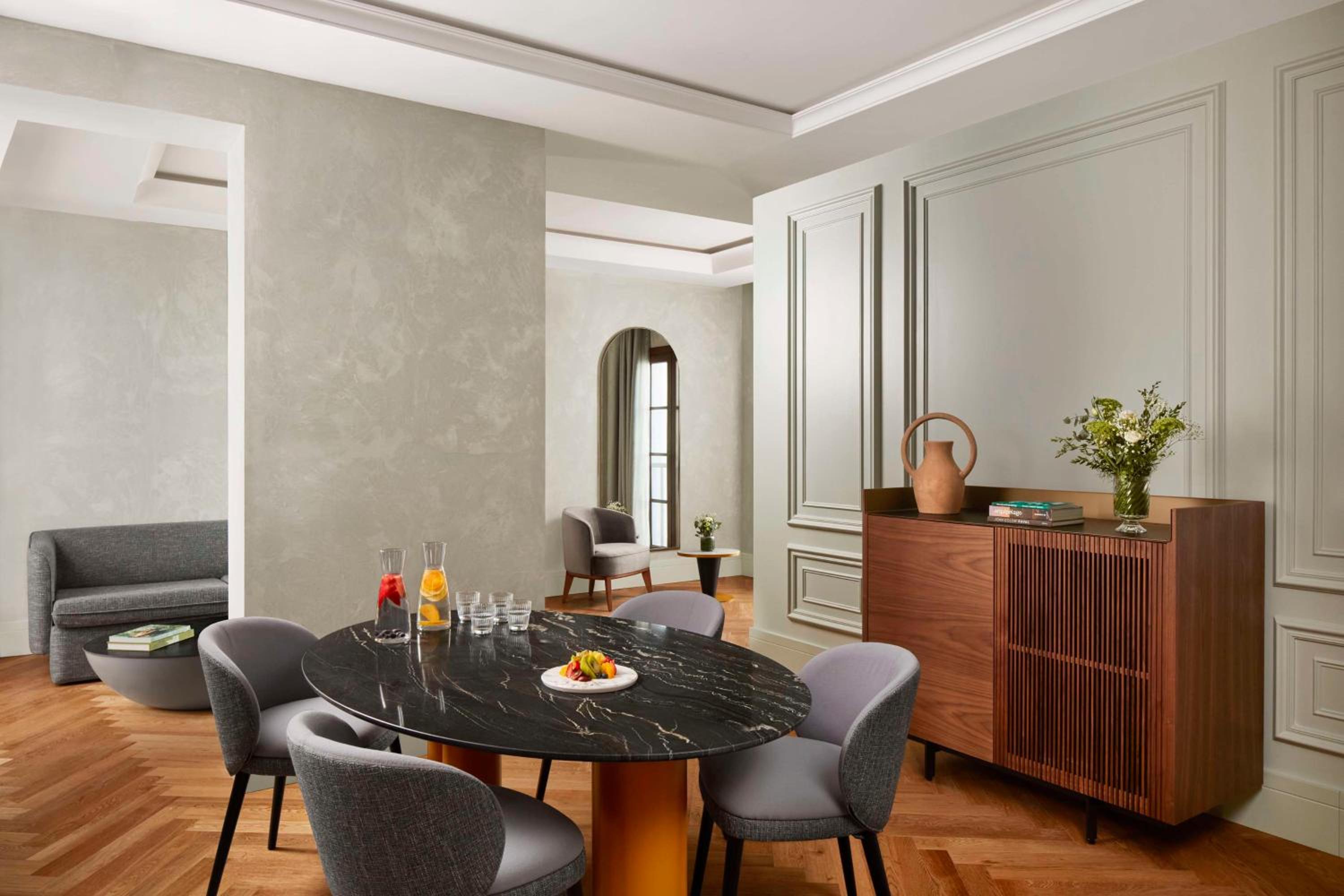 Suite with Extra Bed (2 Adults + 2 Children)