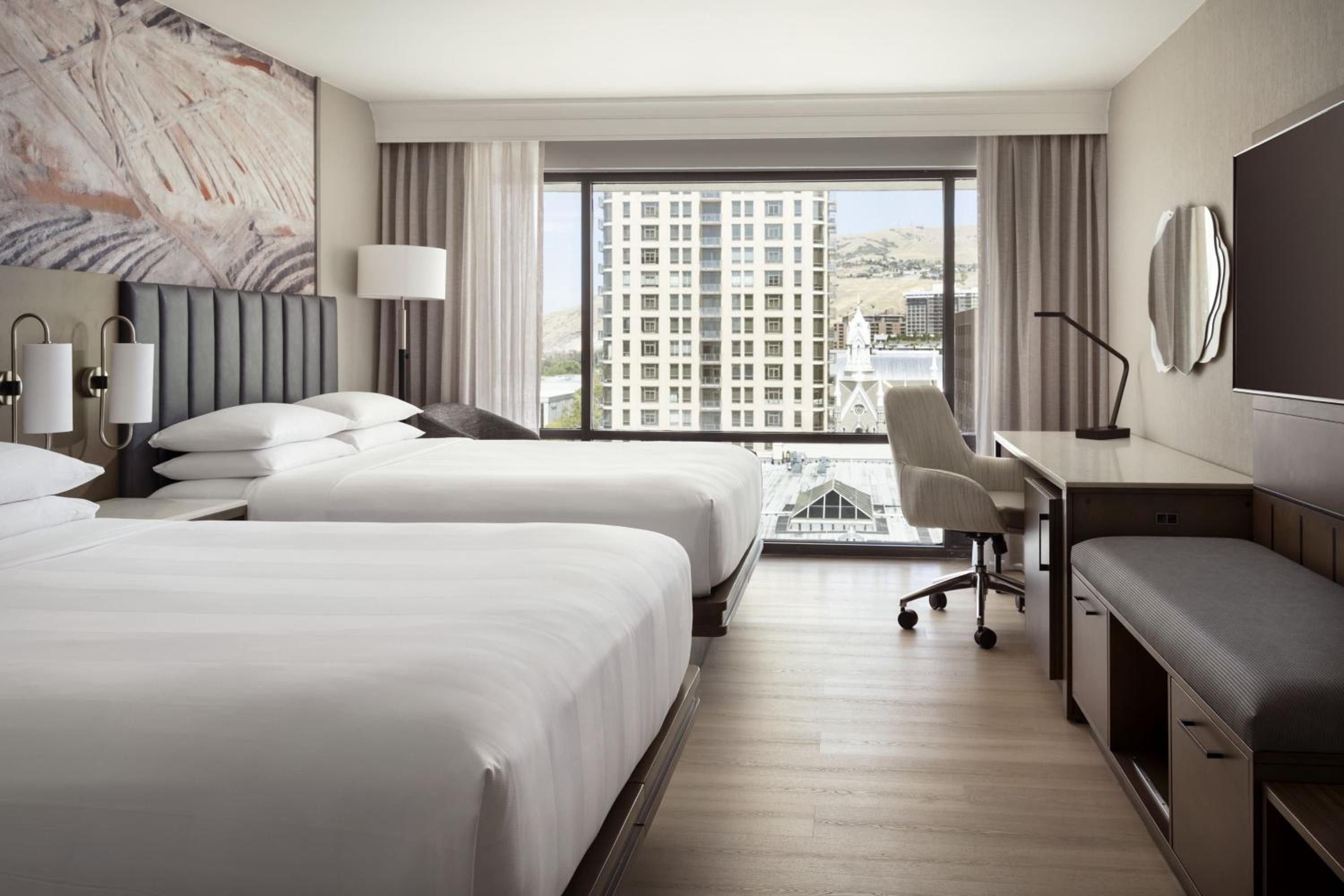 Deluxe Guest room, 2 Queen Beds, High Floor