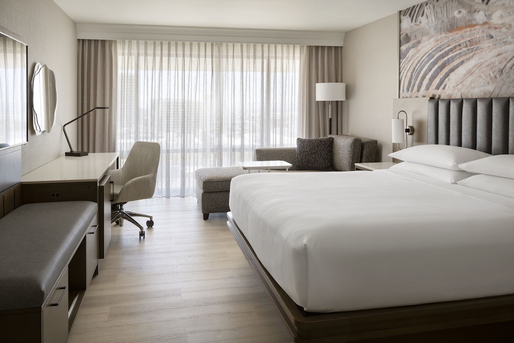 Deluxe Room, 1 King Bed