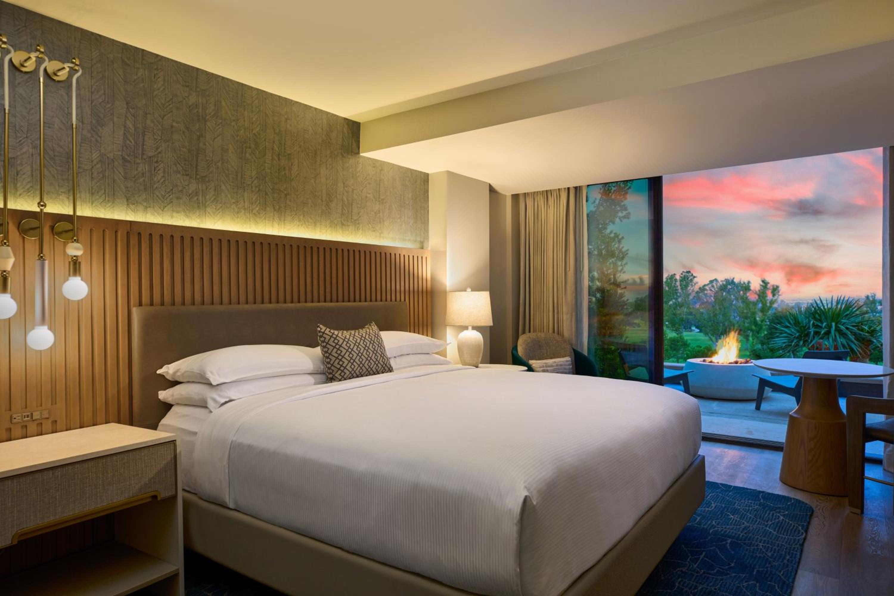 Lumina Guest Room, 1 King, Golf View, Ground Floor, Fairway