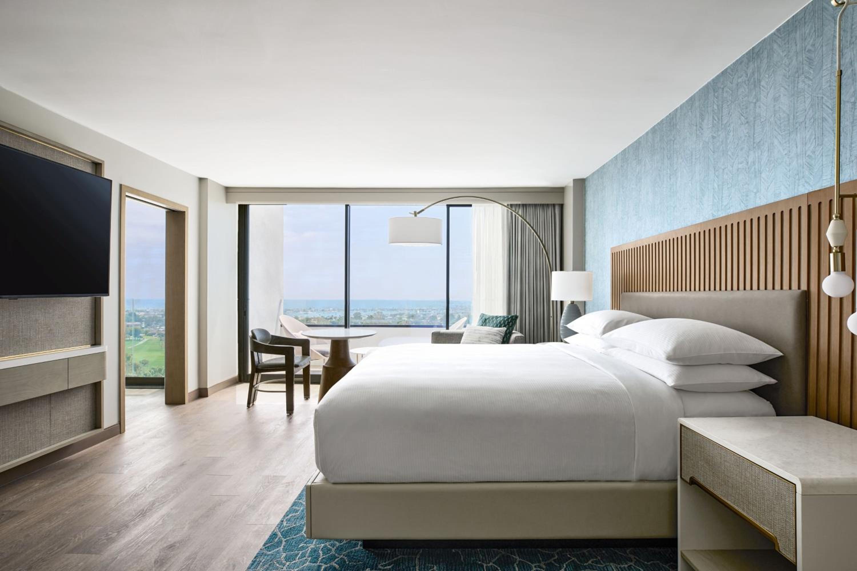 Sky Ocean Suite, 1 King, Ocean View, Sky