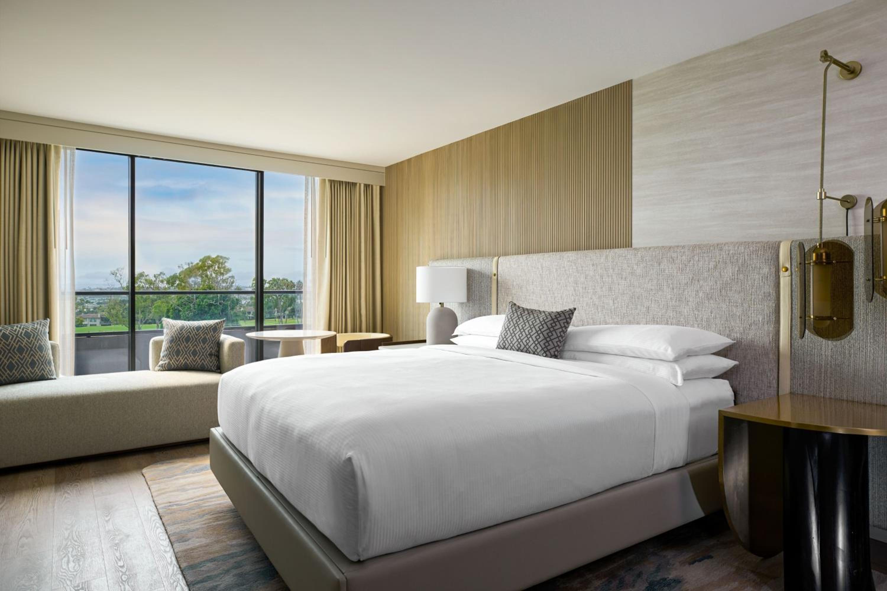 Sanctuary Retreat, 1 King, Partial Ocean View